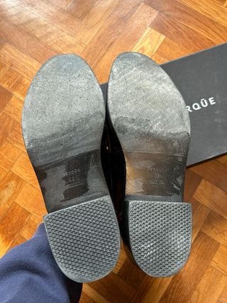Mocasín Borlas burdeos de Uterqüe