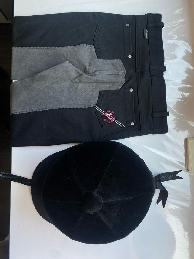 Pantalón y casco de hipica