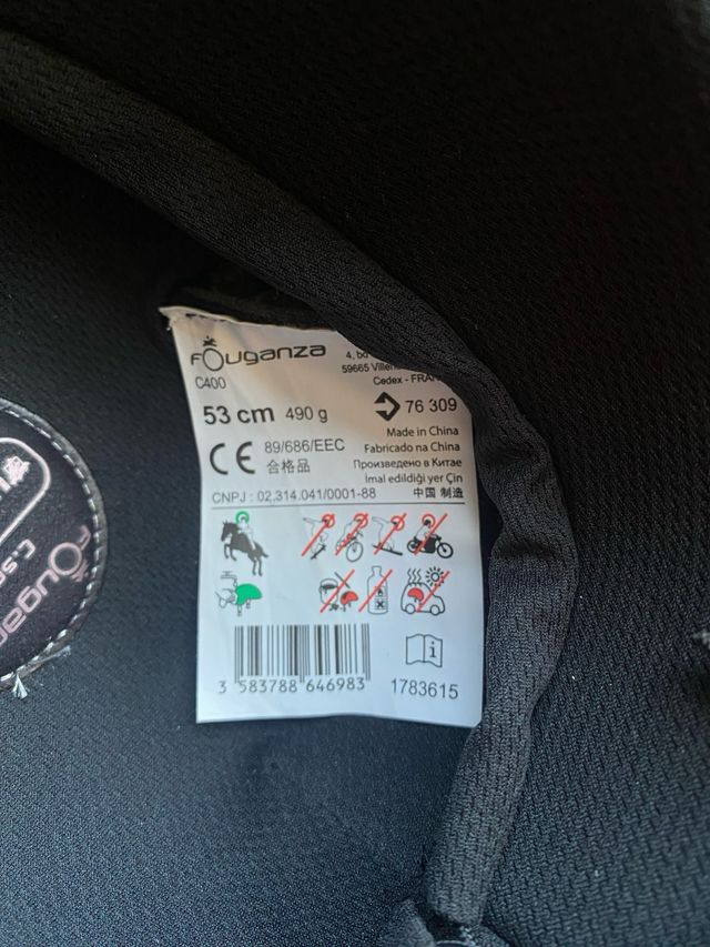 Pantalón y casco de hipica