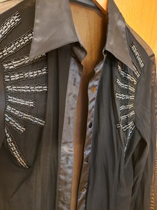 Camisa con pedreria talla M