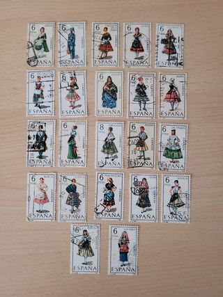 Lote de sellos vestidos tradicionales