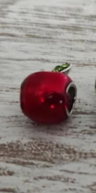 Charm manzana roja compatible Pandora 