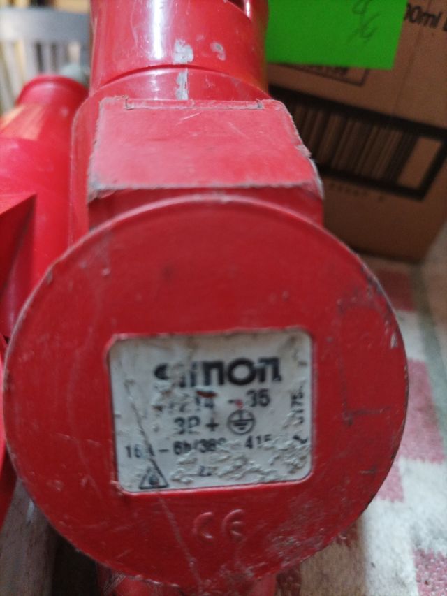 Petacas de a largo de 380voltios