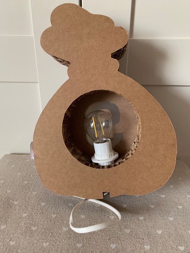Lampada in cartone MNIA