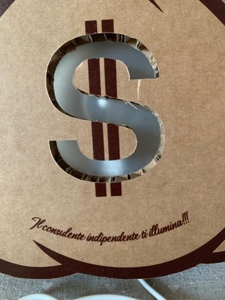 Lampada in cartone MNIA