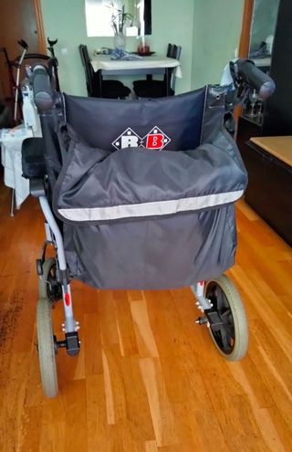 Silla de ruedas PLEGABLE y de ALUMINIO