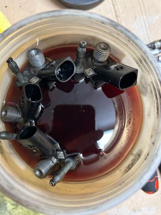 Inyectores 120d e81 del 2007 177cv