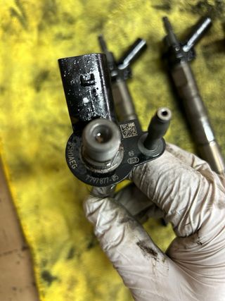 Inyectores 120d e81 del 2007 177cv