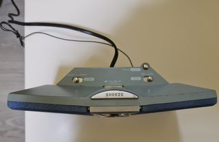 Reloj despertador con radio