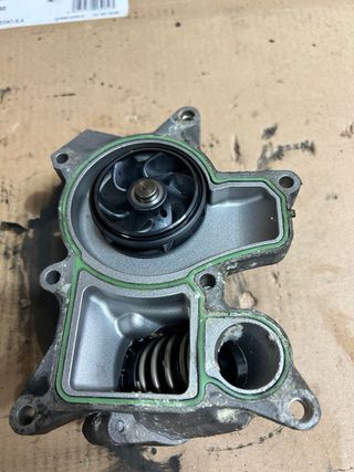 Bomba agua 120d e81 2007 177cv