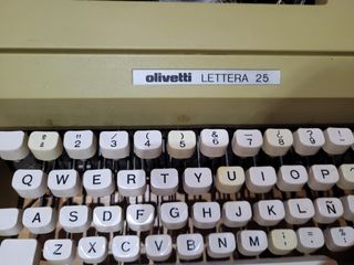 Máquina de escribir Olivetti