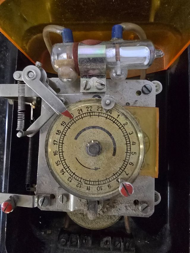 Antiguo reloj interruptor Orbis