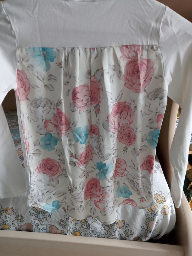 Camiseta de flores