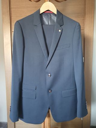 Traje slim fit azul marino