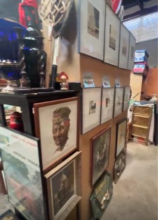 L'antiquariato chiede ciò che ti interessa.