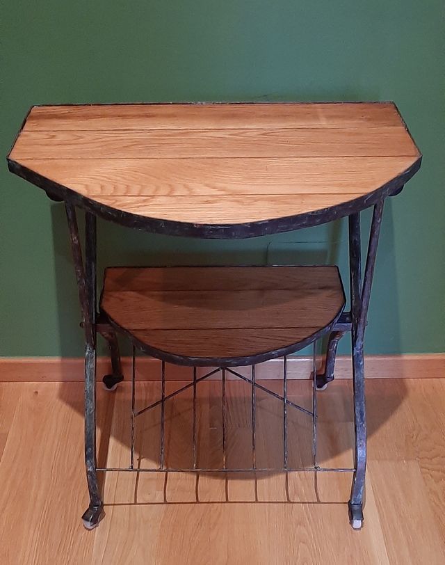 Vintage.Mesa televisión y revistero 1950.