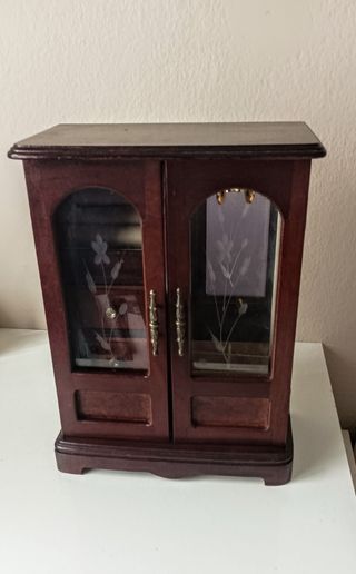 Caja de música, armario joyero