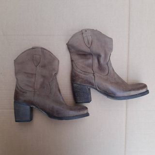 Stivaletti da donna e due omaggi