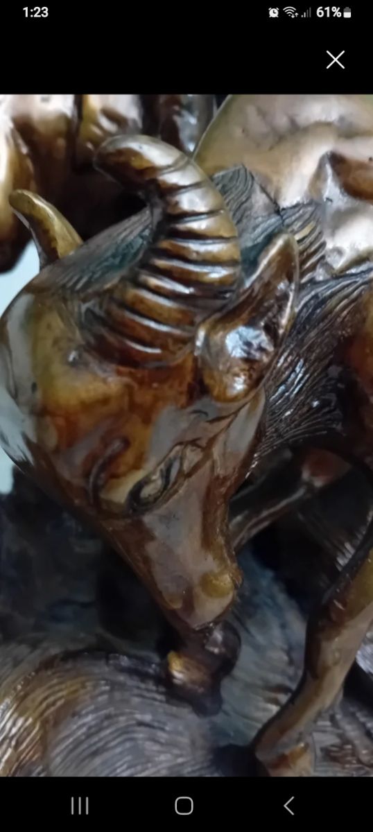 Figura bronce jinete caballo y búfalo 12k grande