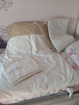 Chichonera, colcha y sábanas cuna