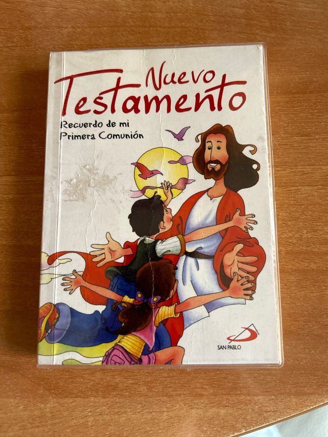 Nuevo Testamento: Recuerdo de mi Primera Comunión
