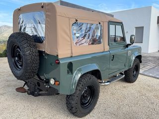 Land Rover Defender 2008
