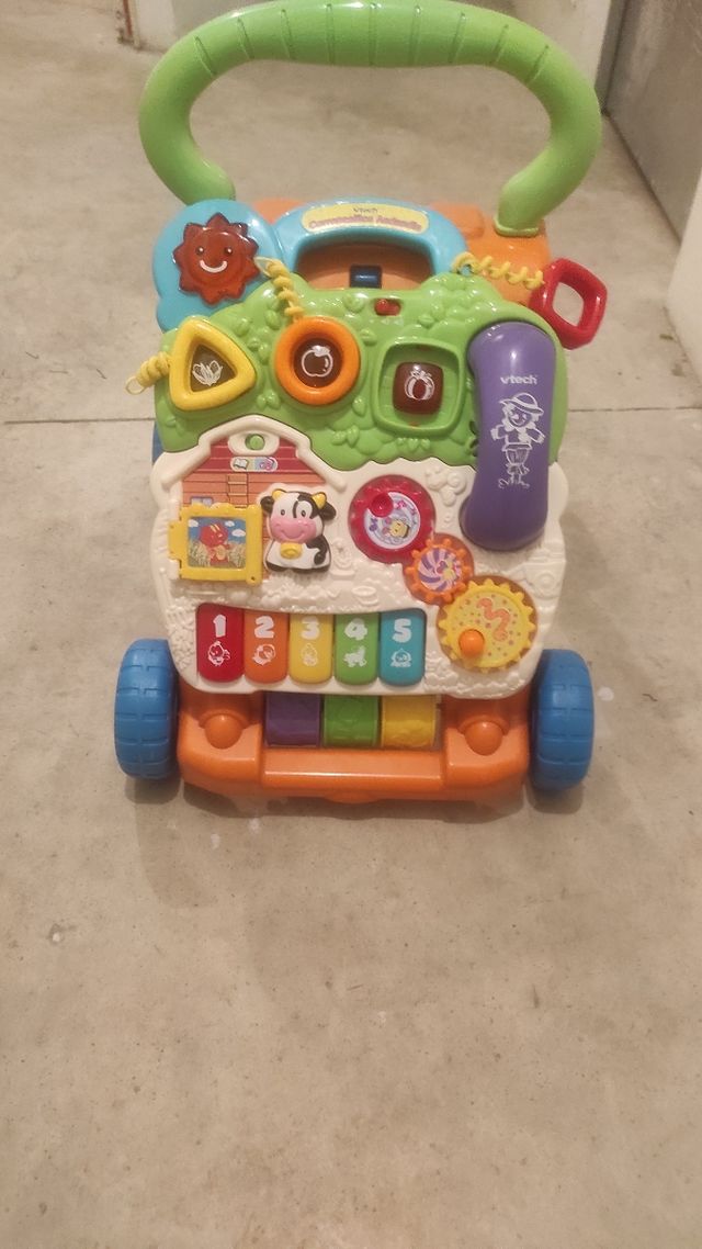 Andador interactivo con juegos y sonidos