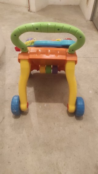 Andador interactivo con juegos y sonidos