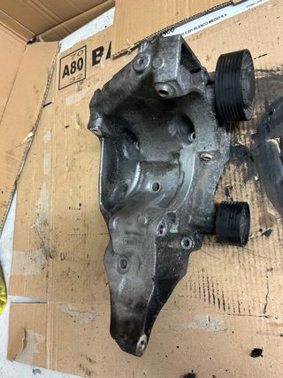 Soporte compresor alternador Bmw 120d