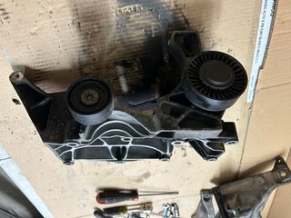 Soporte compresor alternador Bmw 120d