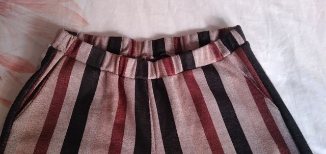 Pantalón ancho de rayas