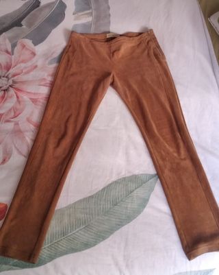 Pantalón de ante color camel