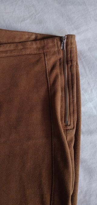 Pantalón de ante color camel