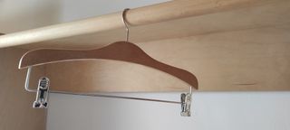 Percha con pinzas