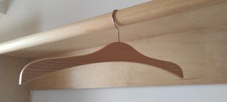 Percha de madera 