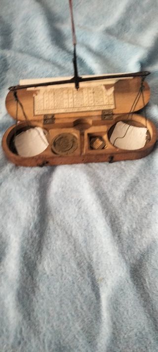 Balanza antigua de pesar oro