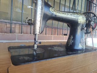 Maquina de coser singer