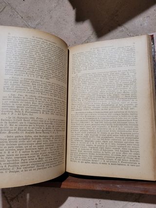 Libro religioso antiguo