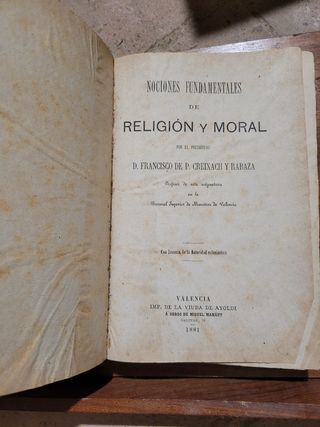 Libro religioso antiguo de geometría