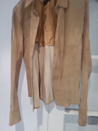 Sobre camisa zara de ante