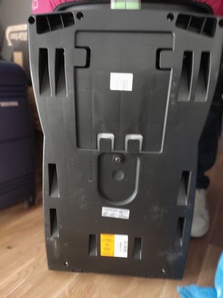 Chollo silla coche bebe confort axiss fucsia.