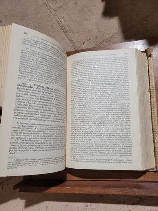 Libro religioso antiguo