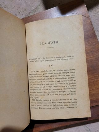 Libro religioso antiguo