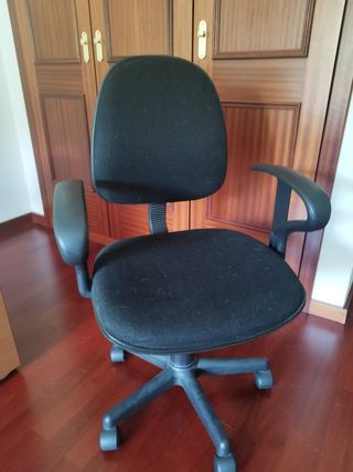 Cadeira de escritório preta
