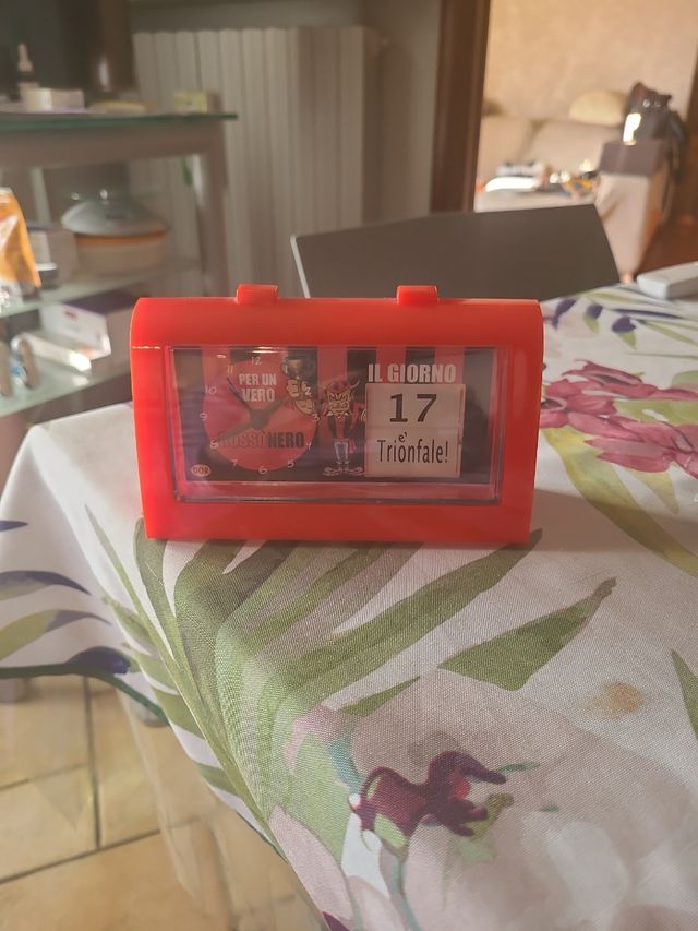 Orologio con sveglia del Milan