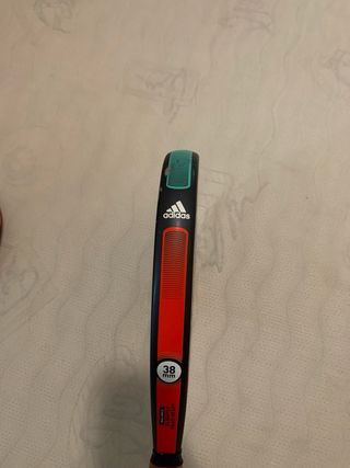Pala de padel adidas