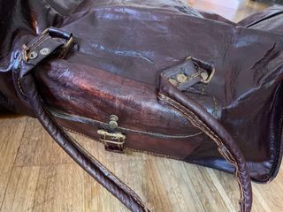 Bolsa de cuero de viaje marca Gusti Leather