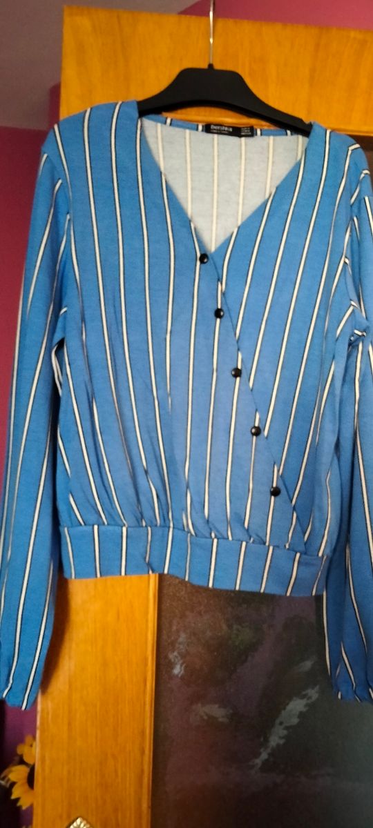 Blusa de mujer talle corto