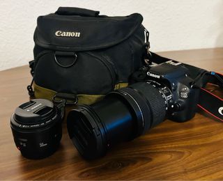 Camara reflex Canon 100D y dos objetivos