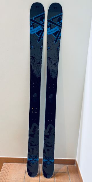 Esquís Surface anchos modelo Skullcandy Live Ltd